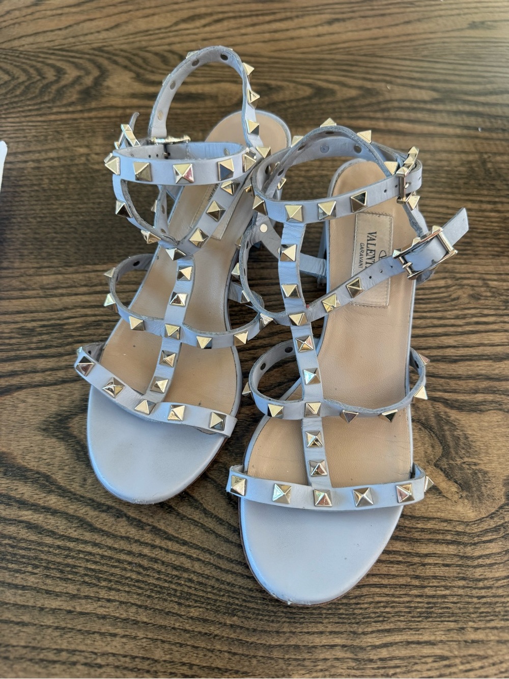 Valentino Garavani Light Gray Pyramid Rockstud Strappy Sandals Size 36